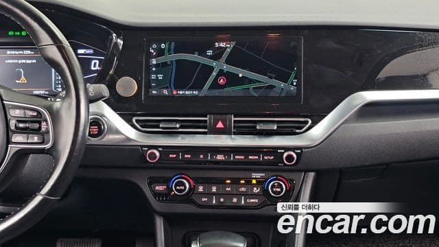 Kia Niro 2021 — Şəkil 14/20