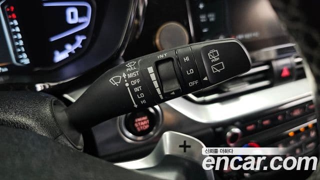 Kia Niro 2021 — ფოტო 33/34