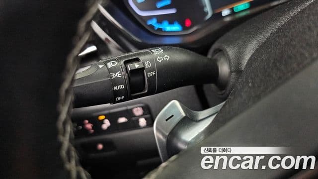 Kia Niro 2021 — ფოტო 13/34