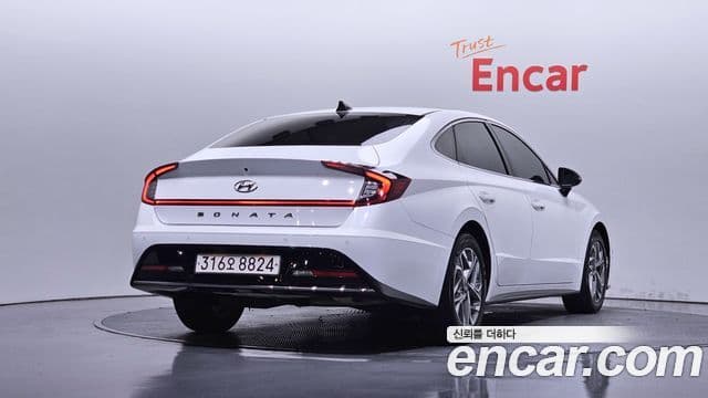 Hyundai Sonata 2023 — ფოტო 2/20