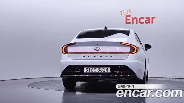Hyundai Sonata 2023 — ფოტო 4/20