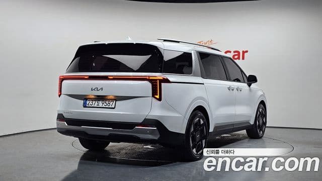 Kia Carnival 2024 — Şəkil 2/20