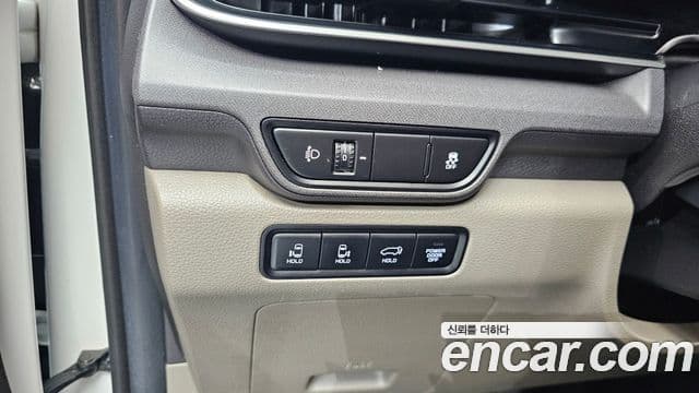 Kia Carnival 2024 — Şəkil 16/20
