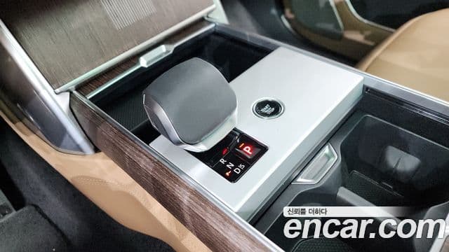 Land Rover Range Rover 2025 — Фото 9/20