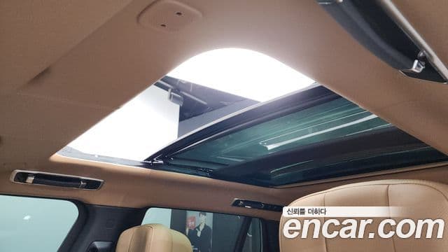 Land Rover Range Rover 2025 — Фото 19/20