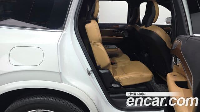 Volvo XC90 2019 — Şəkil 12/20