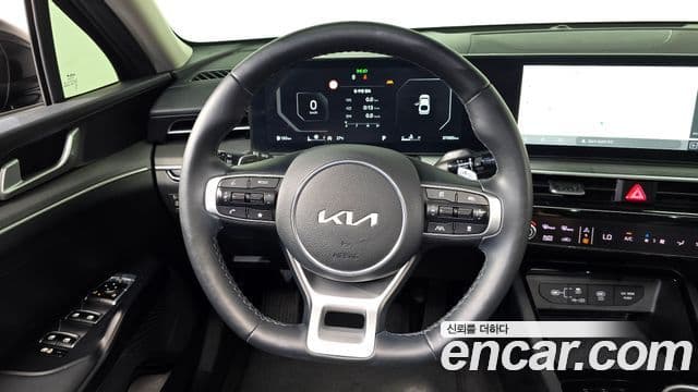 Kia K5 2024 — фото 13 из 20