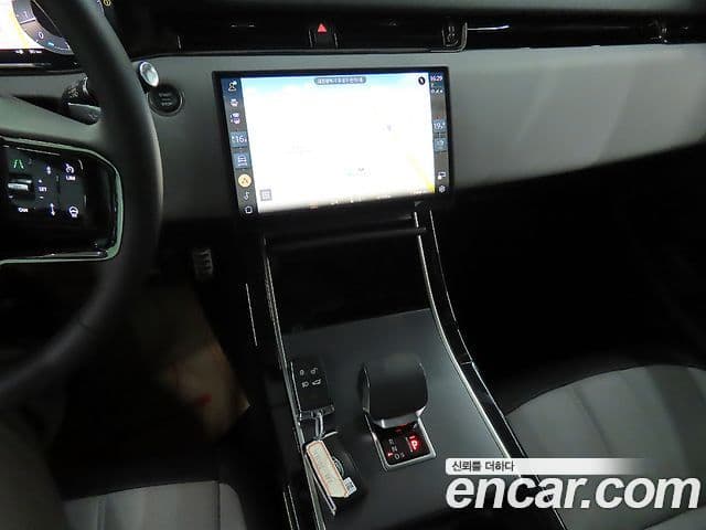 Land Rover Range Rover Evoque 2025 — ფოტო 11/20