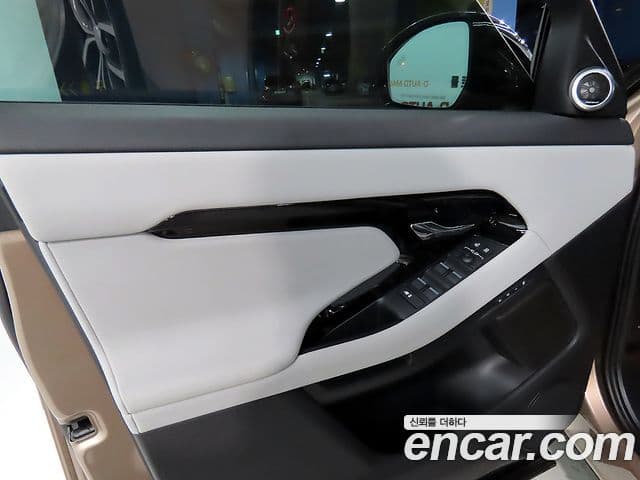 Land Rover Range Rover Evoque 2025 — ფოტო 14/20