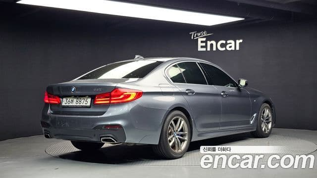 BMW 5 Series 2018 — ფოტო 2/20