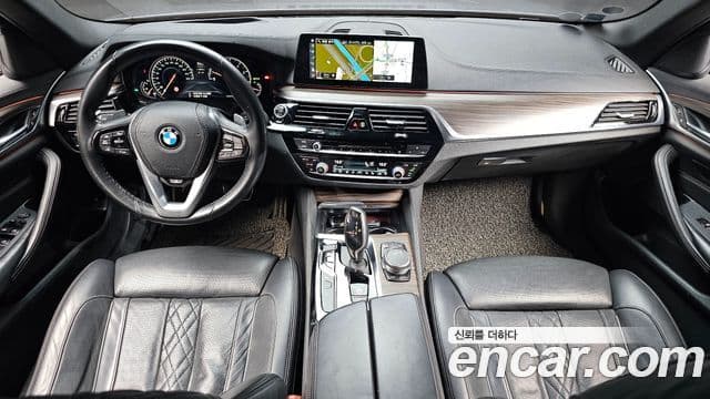 BMW 5 Series 2018 — ფოტო 7/20