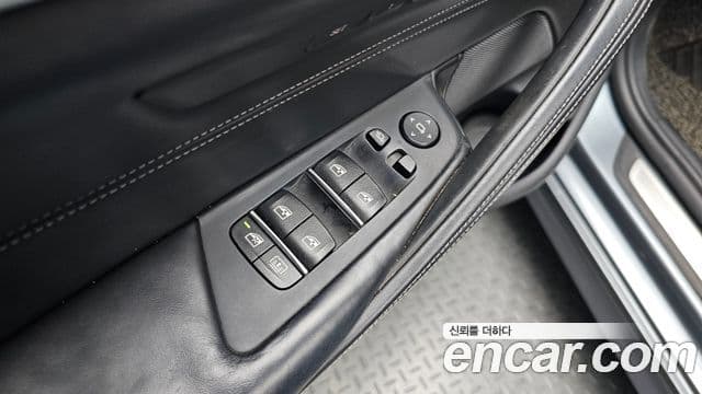 BMW 5 Series 2018 — ფოტო 20/20