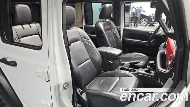 Jeep Wrangler 2019 — Şəkil 12/20