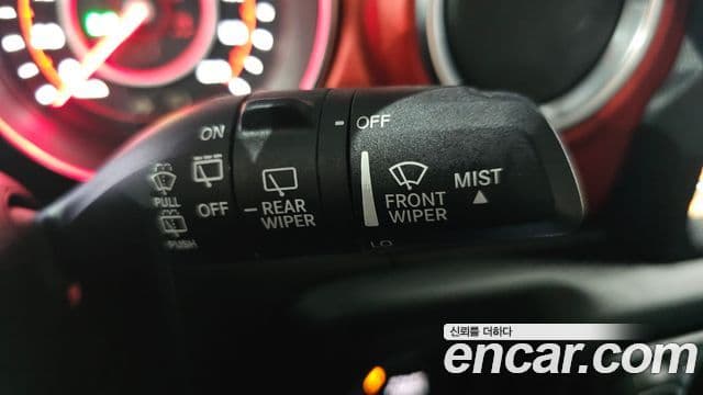 Jeep Wrangler 2019 — ფოტო 27/33