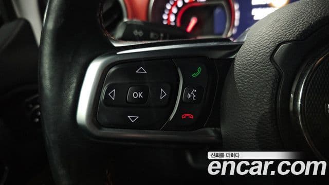 Jeep Wrangler 2019 — ფოტო 12/33