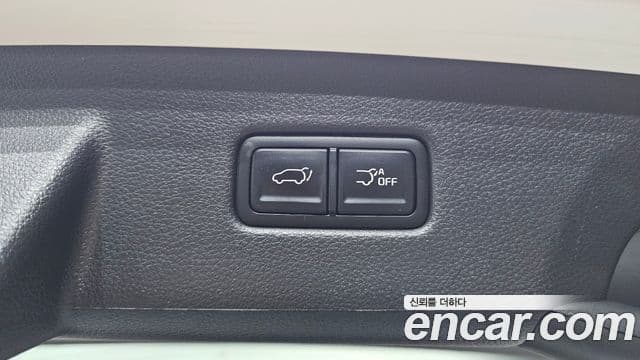 Kia Carnival 2022 — ფოტო 16/20