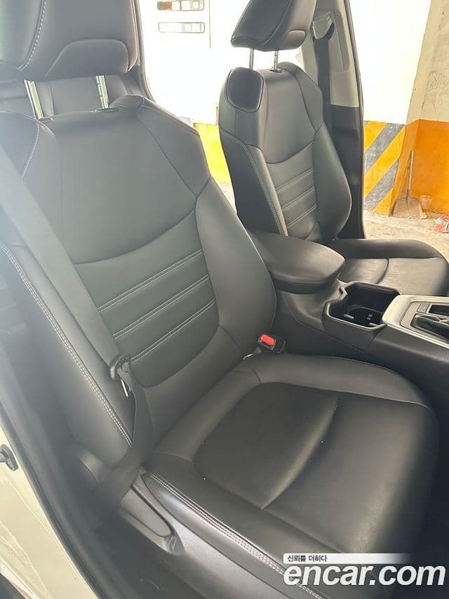 Toyota RAV4 2022 — ფოტო 6/6