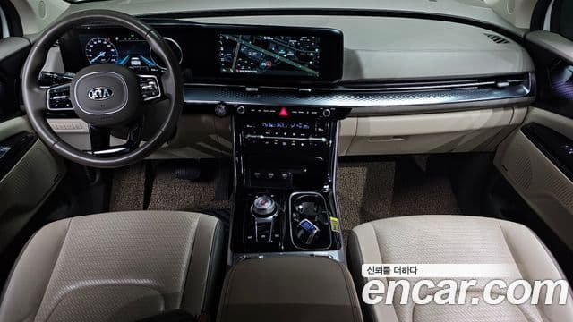 Kia Carnival 2021 — ფოტო 7/20