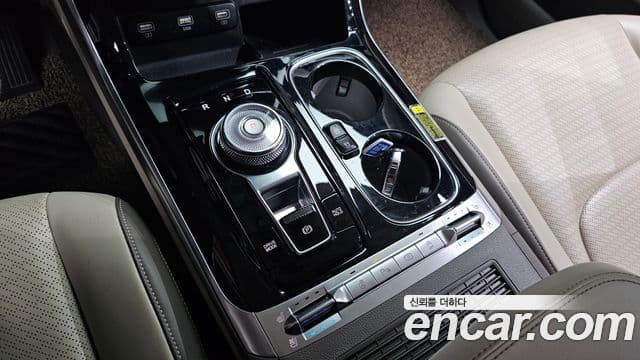 Kia Carnival 2021 — ფოტო 9/20