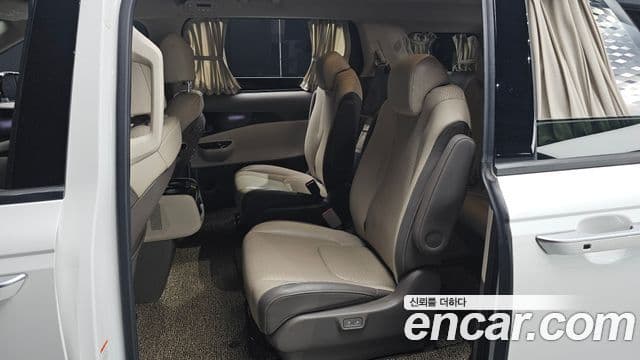 Kia Carnival 2021 — ფოტო 12/20