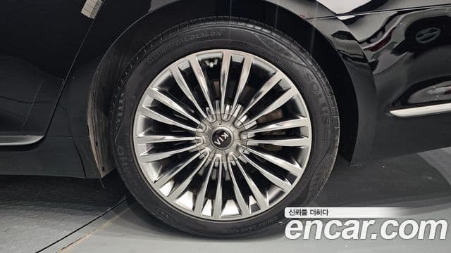 Kia The K9 2018 — Photo 23/33