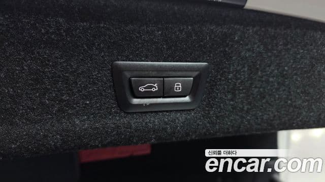 BMW 3 Series 2024 — Photo 18/20