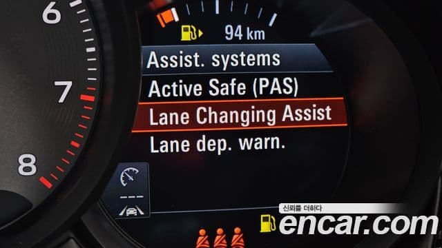 Porsche Macan 2022 — Photo 19/35