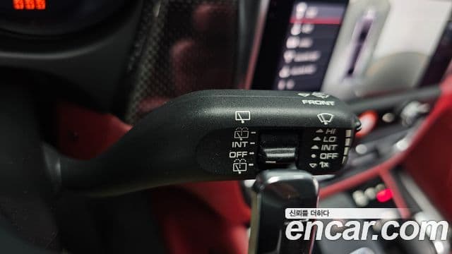 Porsche Macan 2022 — Photo 31/35
