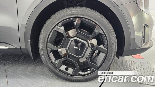 Kia Sorento 2024 — ფოტო 25/31