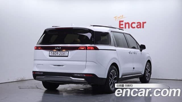 Kia Carnival 2023 — Фото 2/20