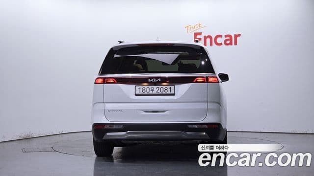 Kia Carnival 2023 — Фото 4/20