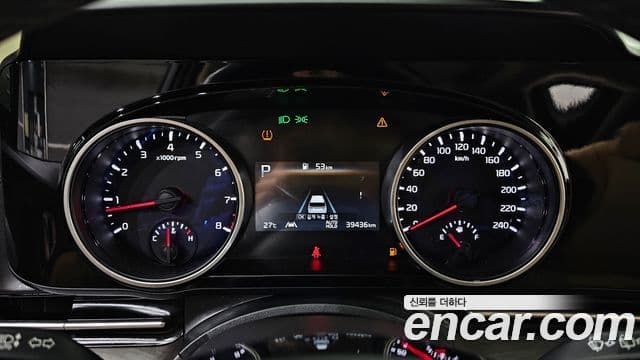Kia Carnival 2023 — Фото 8/20