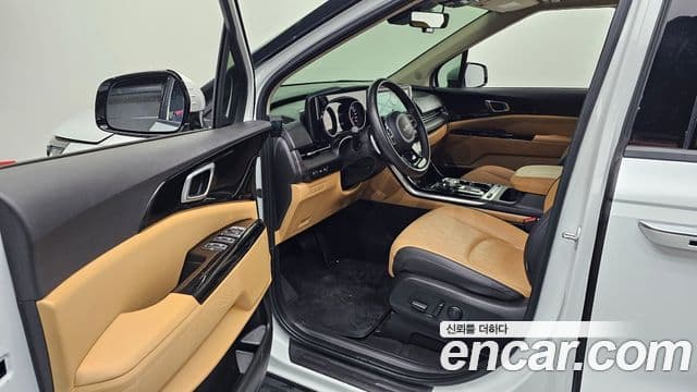 Kia Carnival 2023 — Фото 10/20