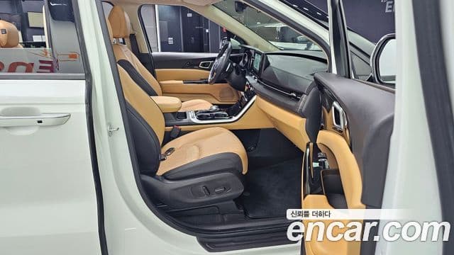 Kia Carnival 2023 — Фото 11/20