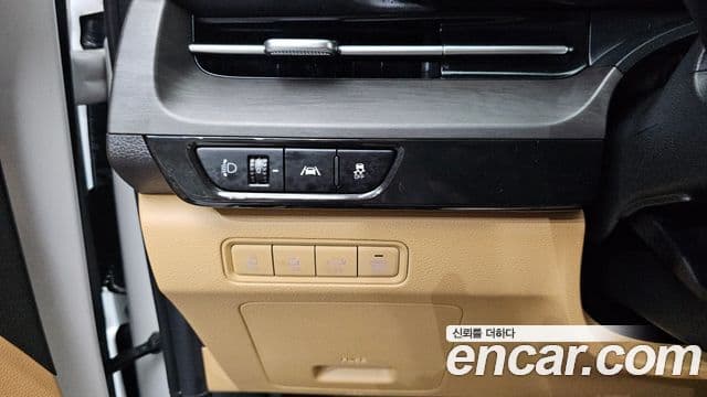 Kia Carnival 2023 — Фото 17/20