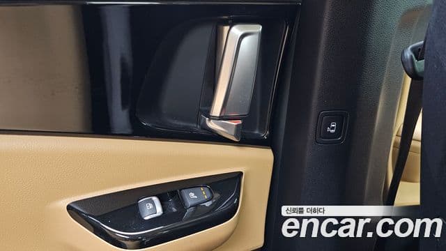 Kia Carnival 2023 — Фото 18/20