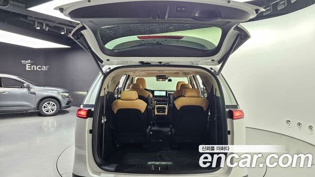 Kia Carnival 2023 — Фото 20/20