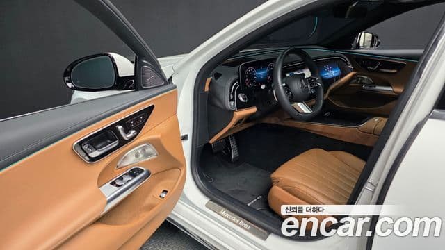 Mercedes-Benz E-Class 2024 — фото 10 из 20