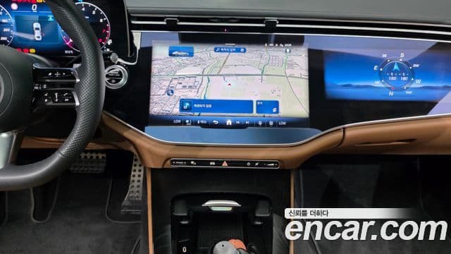 Mercedes-Benz E-Class 2024 — ფოტო 14/20
