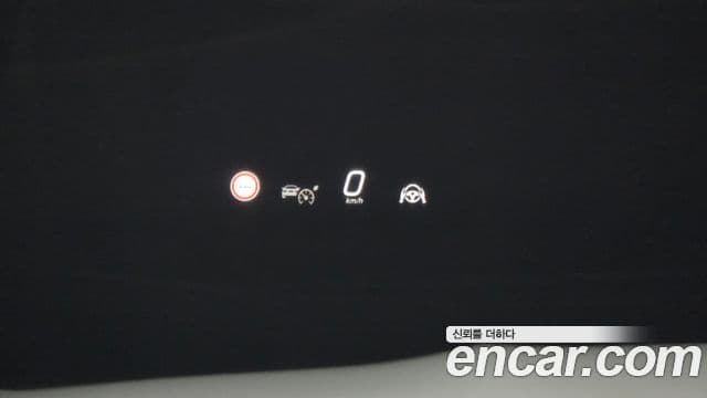 Mercedes-Benz E-Class 2024 — ფოტო 17/20