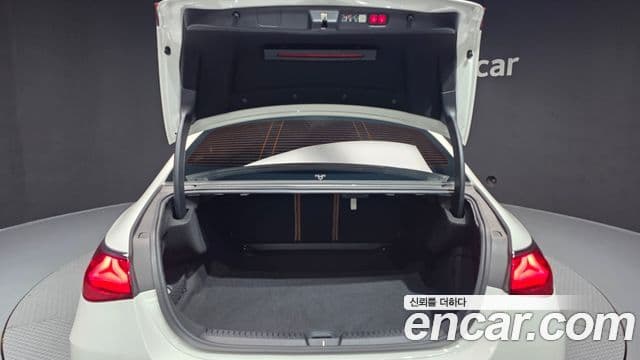 Mercedes-Benz E-Class 2024 — фото 20 из 20