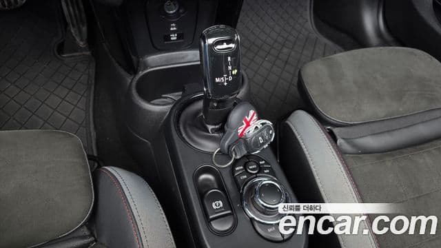 Mini Cooper S Convertible 2022 — фото 9 из 20