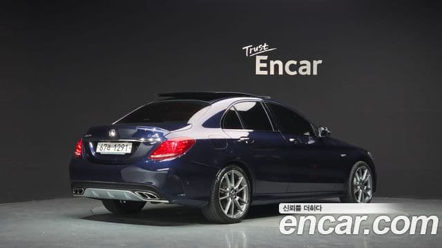 Mercedes-Benz C-Class 2018 — ფოტო 2/20