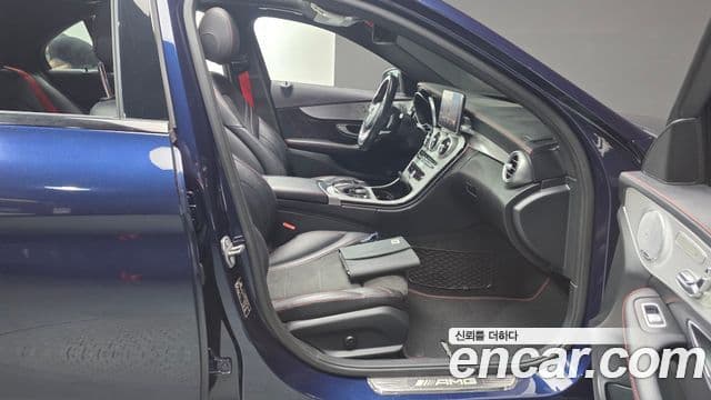 Mercedes-Benz C-Class 2018 — Photo 15/32