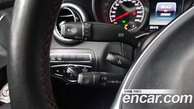 Mercedes-Benz C-Class 2018 — Photo 32/32