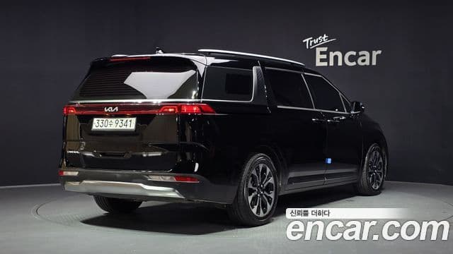 Kia Carnival 2023 — Photo 5/33