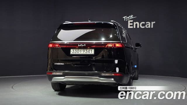 Kia Carnival 2023 — Photo 22/33