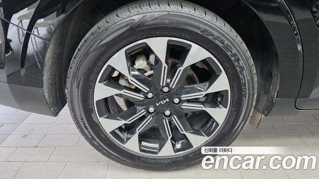 Kia Carnival 2023 — Photo 13/33
