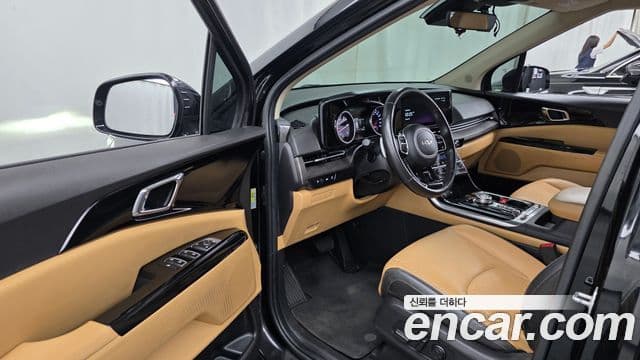 Kia Carnival 2023 — Photo 24/33