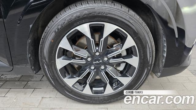 Kia Carnival 2023 — Photo 29/33
